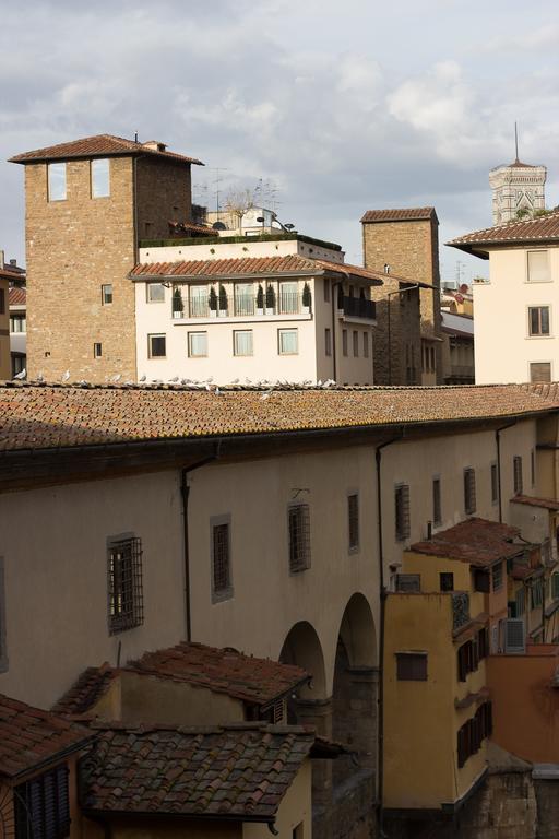 Ponte Vecchio Luxury II Apartment Florence Room photo